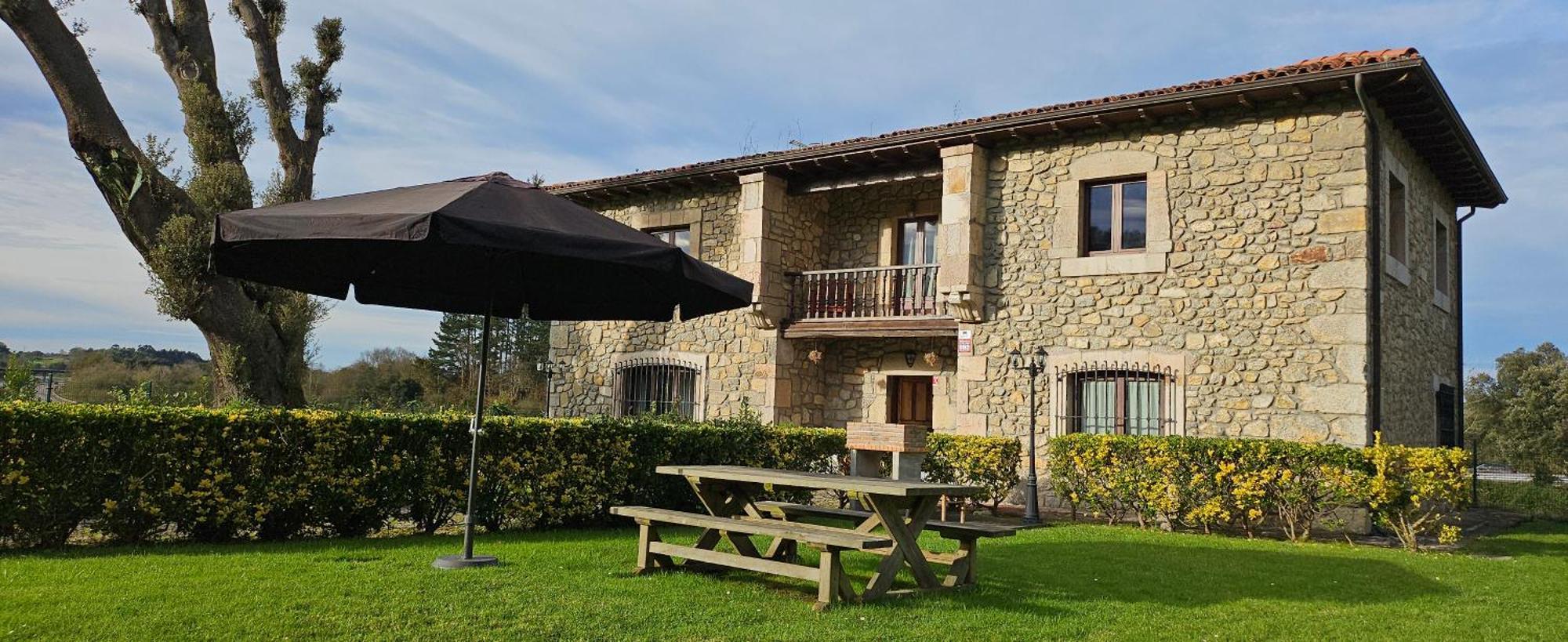 Gasthaus Casa De Aldea La Piniella Villahormes Exterior foto